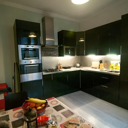 Sirach Apartment *