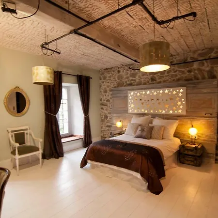Sirach Apartment Ria